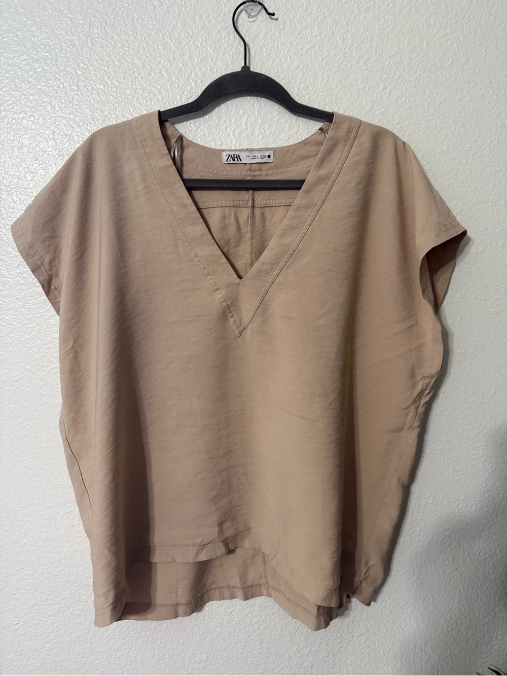 Zara Beige V-Neck Short Sleeve Blouse